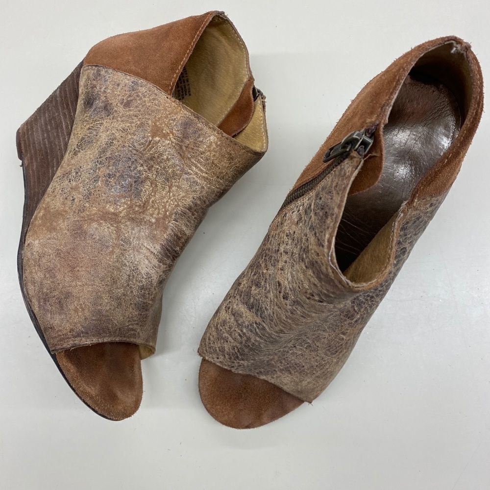🛍️ DibaTrue Ladies 8.5 Brown Suede and Leather Wedges